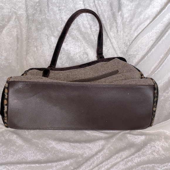 Beautiful embellished handbag - Picture 6 of 6